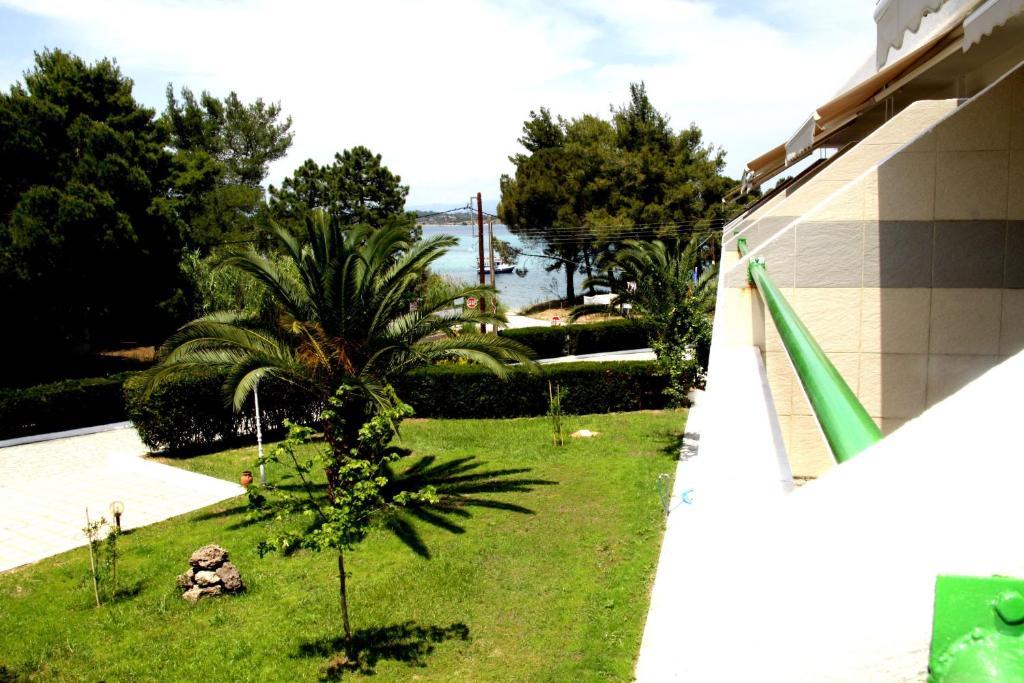 Hotel Rema Vourvourou Bagian luar foto